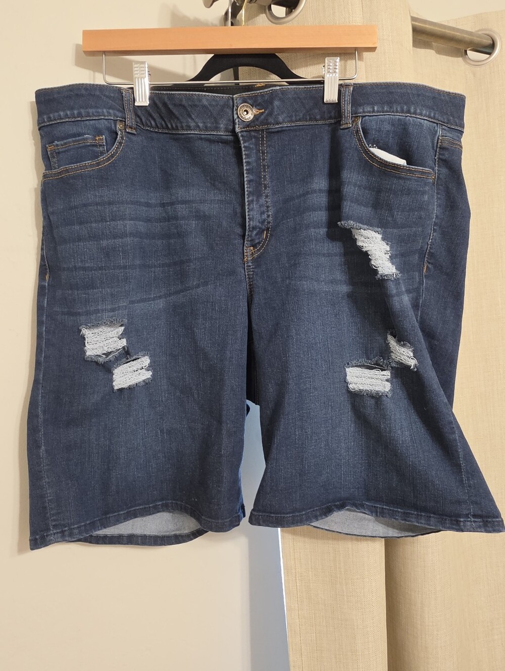 Plus Size 22 Morgan & Walker Dark Wash Distressed Denim Bermuda Shorts NWOT